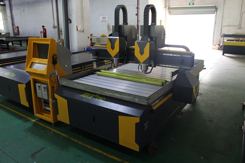 鋁板雕刻機選購技巧